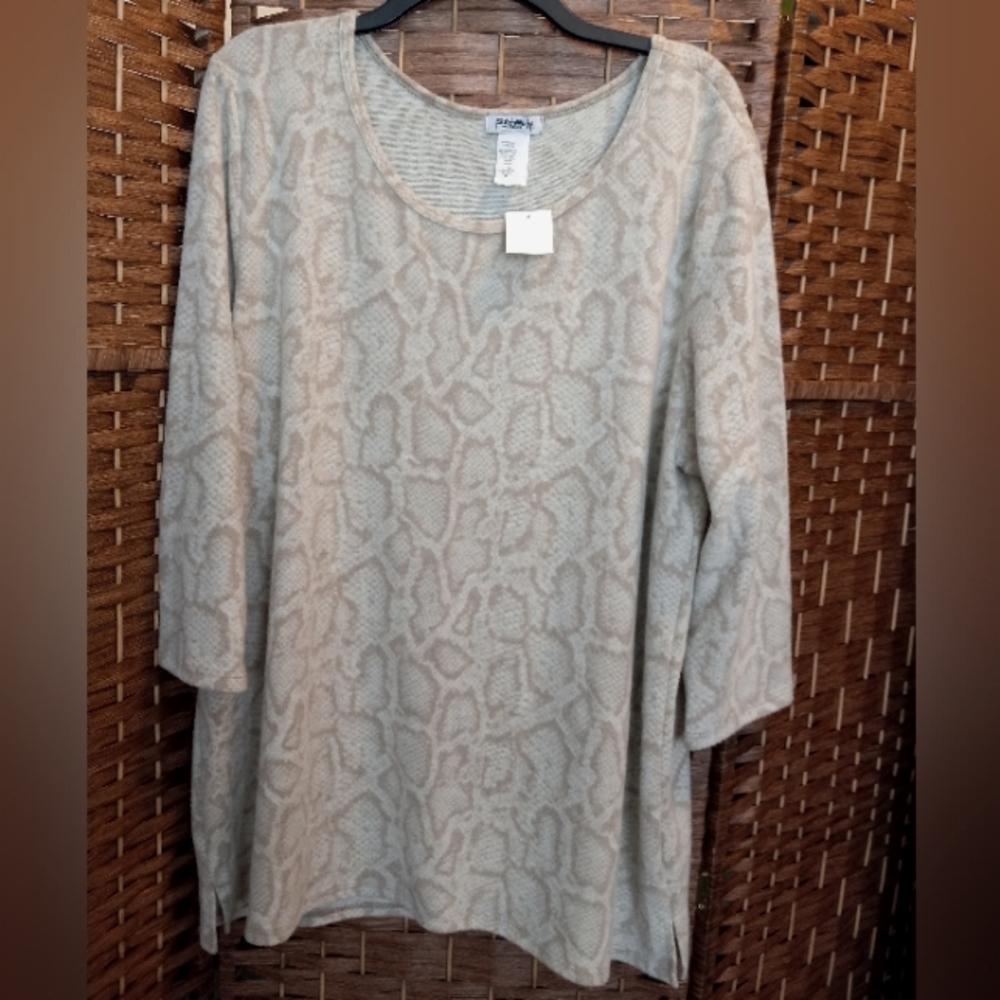 StitchWurks Outlet Los Angeles Super Soft Snakeskin Pattern Sweater